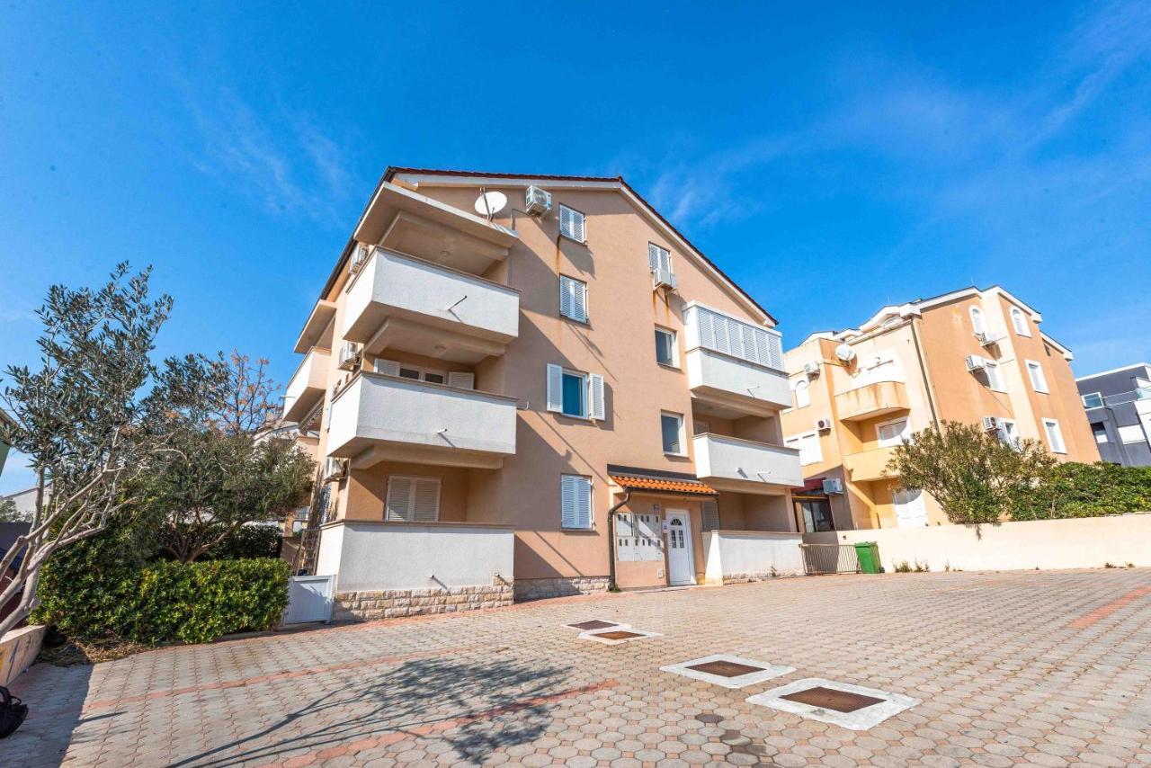 Apartment Hannah Новалья Экстерьер фото